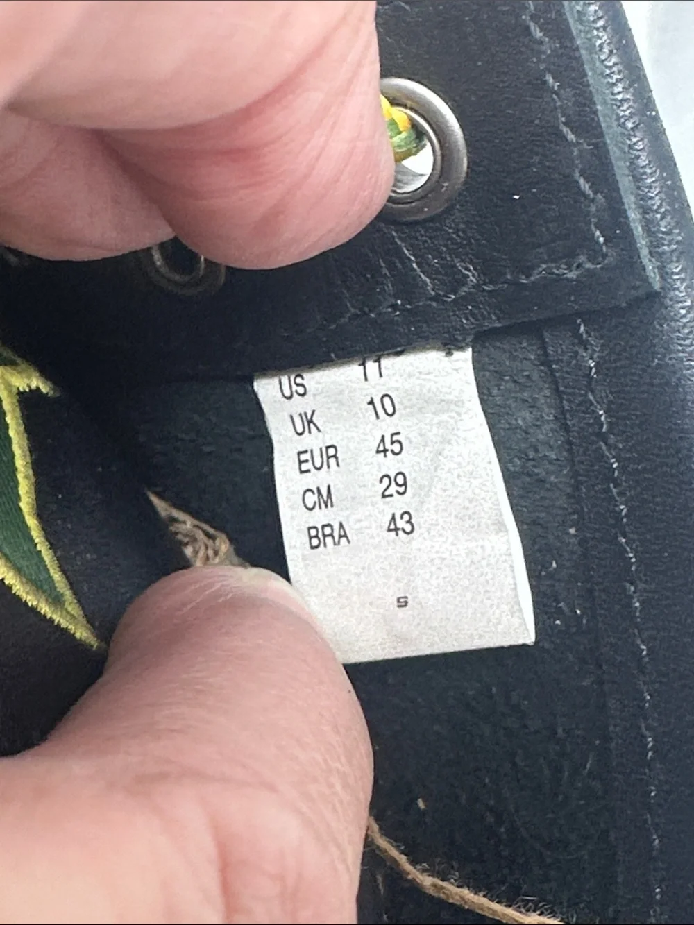 Skechers preowned only
